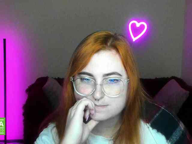 Aliciaredluv webcam