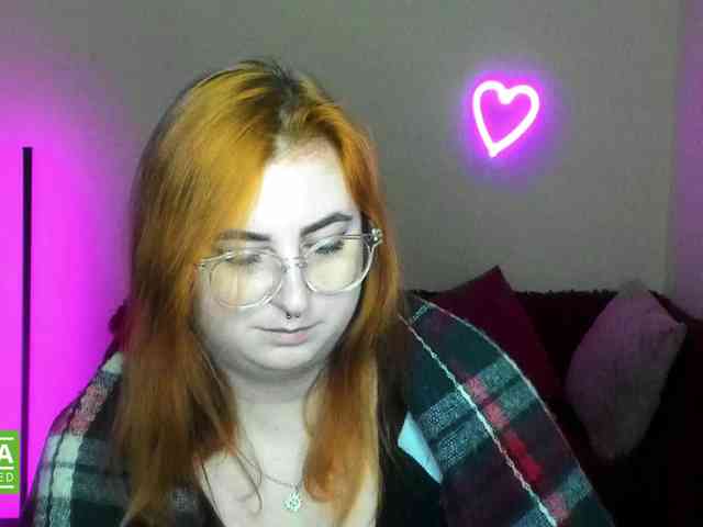 Aliciaredluv webcam