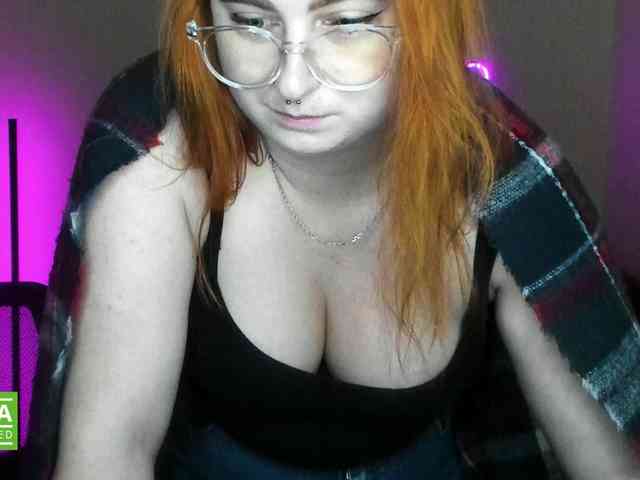 Aliciaredluv webcam
