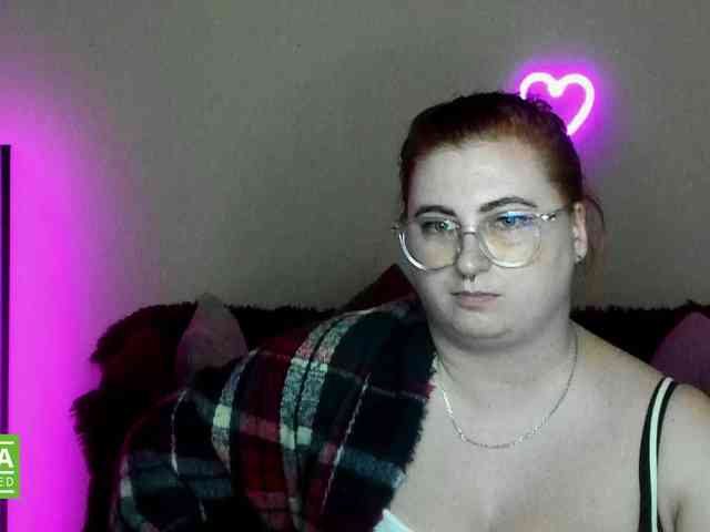 Aliciaredluv webcam