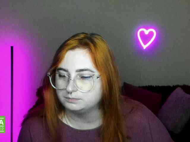 Aliciaredluv webcam