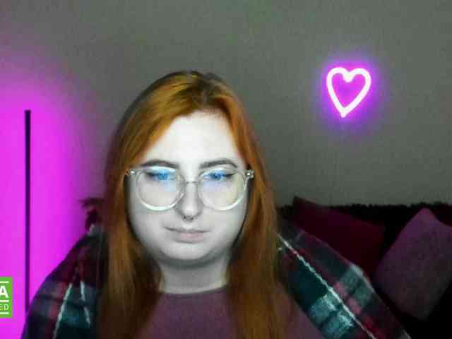 Aliciaredluv webcam