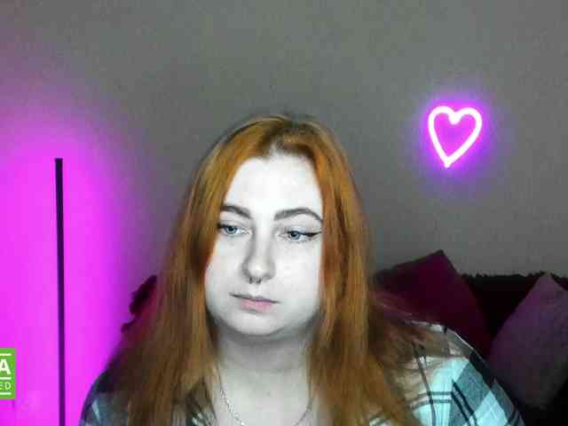 Aliciaredluv webcam