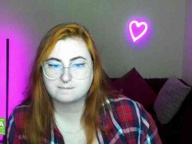 Aliciaredluv webcam