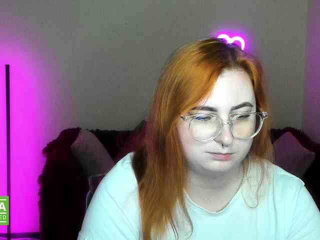 Aliciaredluv webcam
