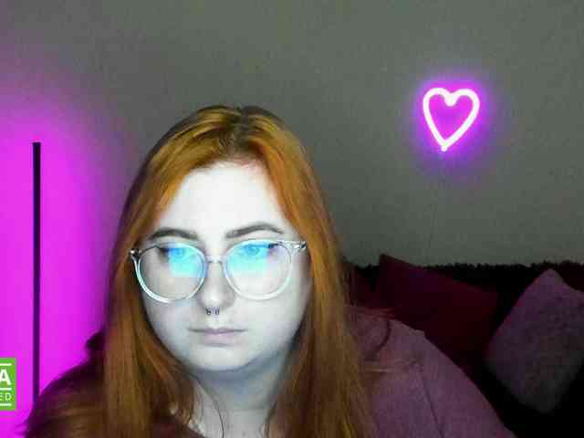 Aliciaredluv webcam