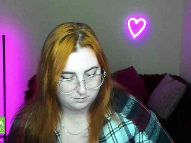 Aliciaredluv webcam