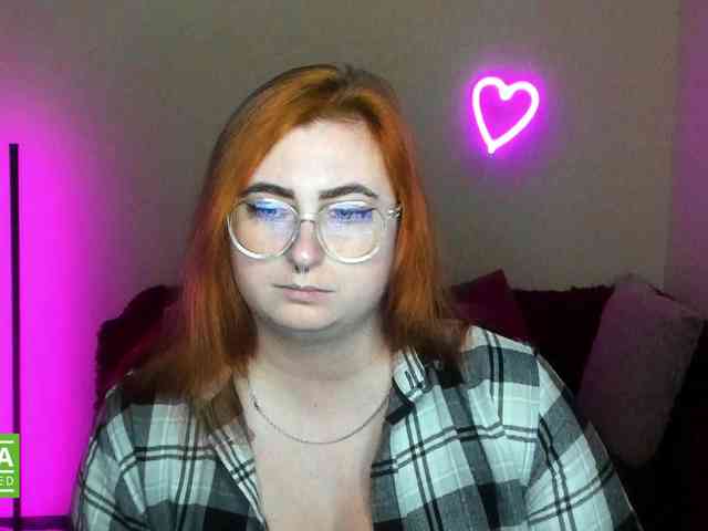 Aliciaredluv webcam