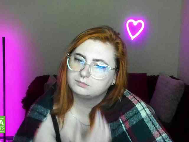 Aliciaredluv webcam