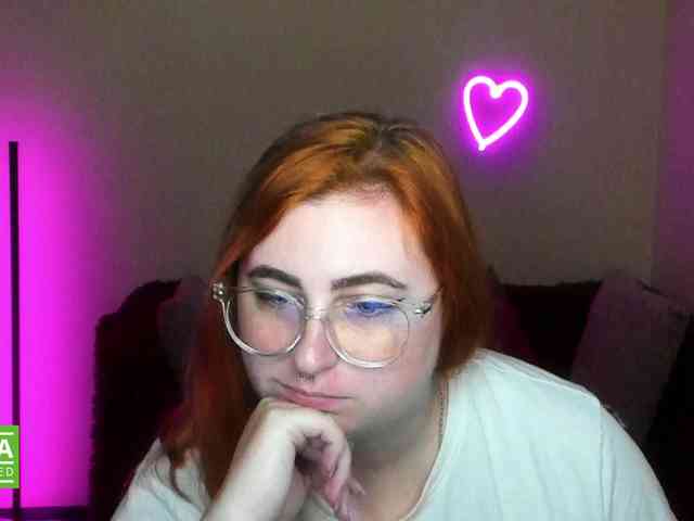 Aliciaredluv webcam
