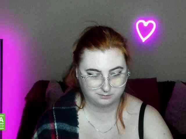 Aliciaredluv webcam