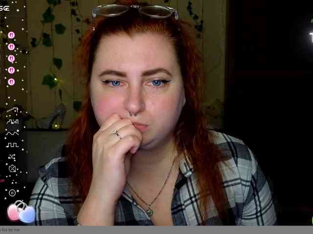 Aliciaredluv Live Webcam on BongaCams