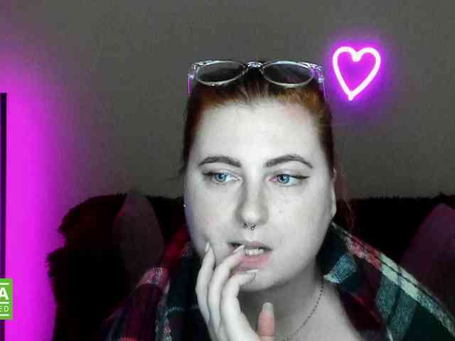 Aliciaredluv webcam
