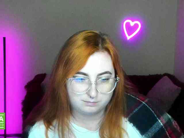 Aliciaredluv webcam