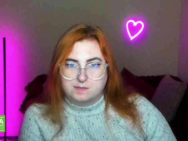 Aliciaredluv webcam