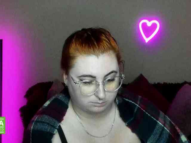 Aliciaredluv webcam