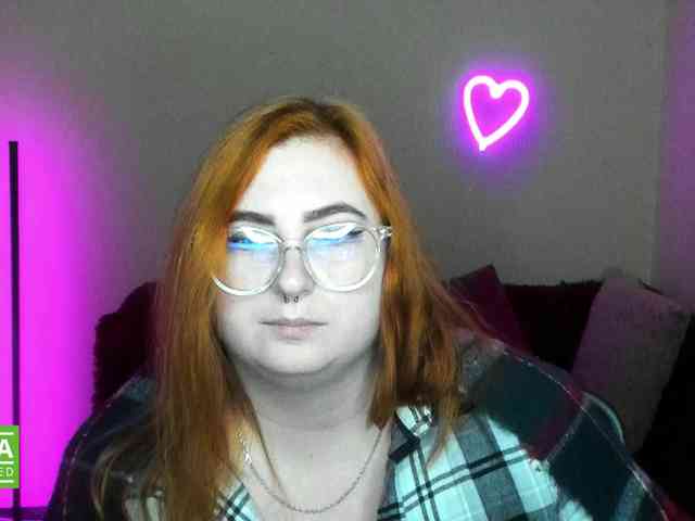 Aliciaredluv webcam