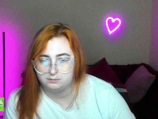 Aliciaredluv webcam