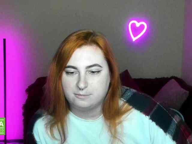 Aliciaredluv webcam