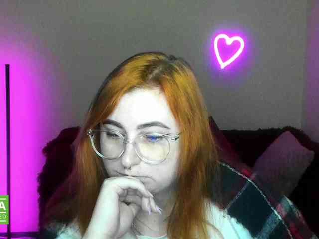 Aliciaredluv webcam