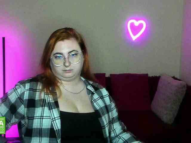 Aliciaredluv webcam