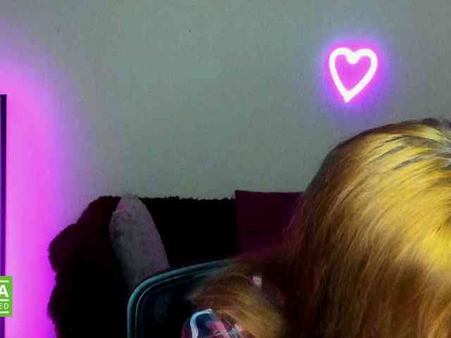 Aliciaredluv webcam