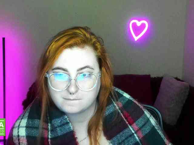 Aliciaredluv webcam