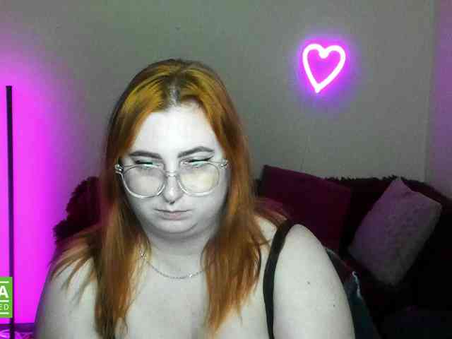Aliciaredluv webcam