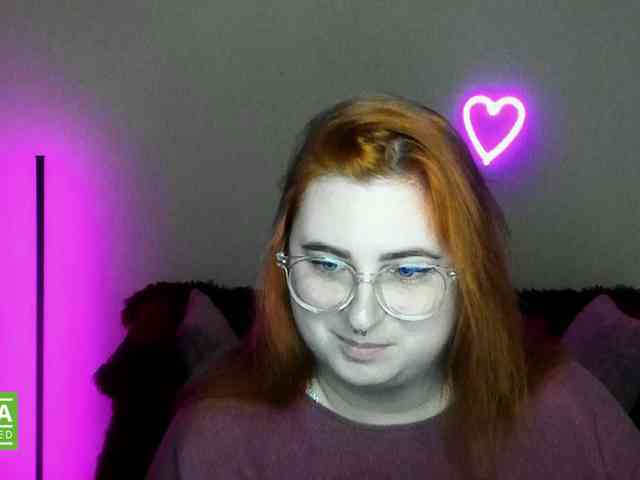 Aliciaredluv webcam