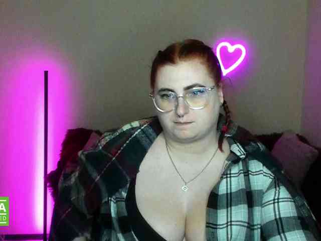 Aliciaredluv webcam