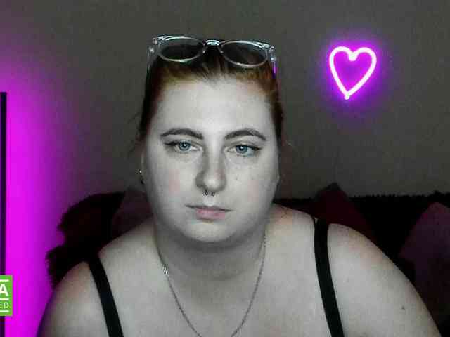 Aliciaredluv webcam