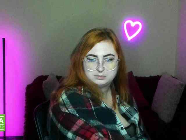 Aliciaredluv webcam