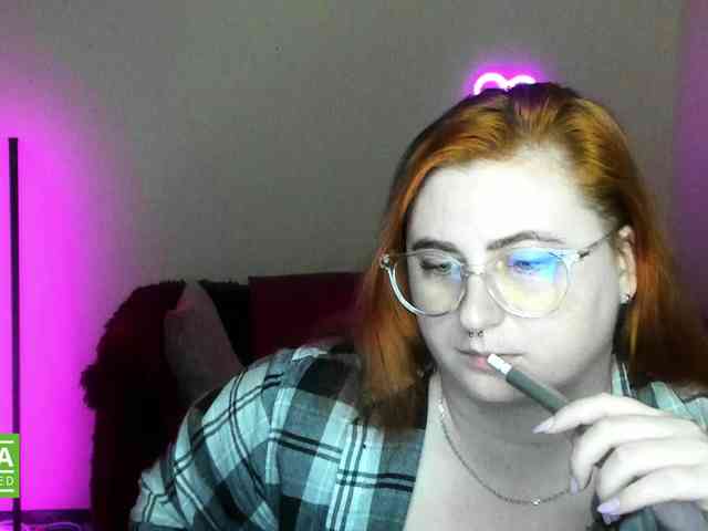 Aliciaredluv webcam