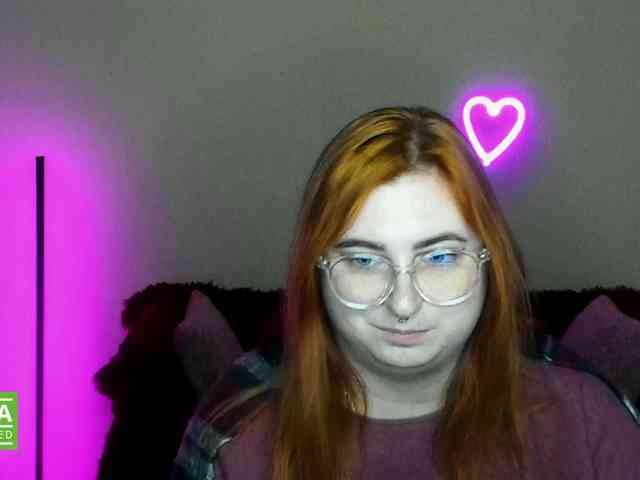 Aliciaredluv webcam
