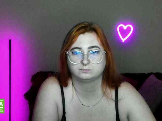 Aliciaredluv webcam