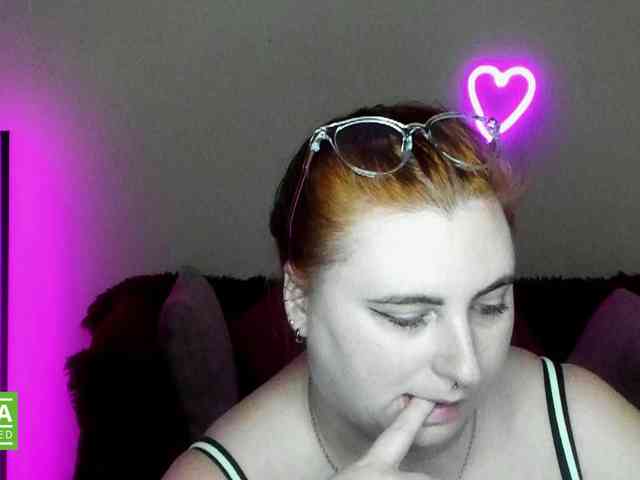 Aliciaredluv webcam