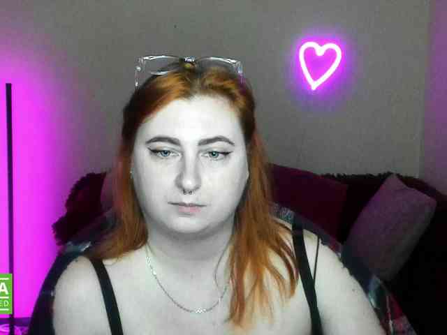 Aliciaredluv webcam