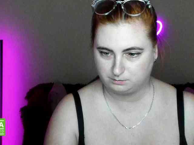 Aliciaredluv webcam