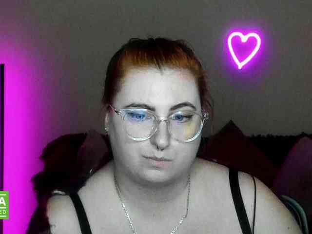 Aliciaredluv webcam