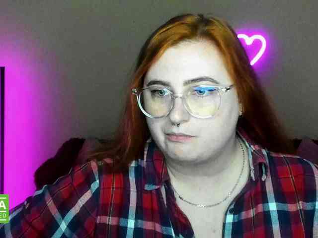 Aliciaredluv webcam