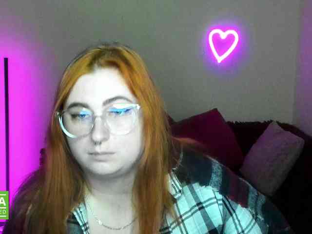 Aliciaredluv webcam