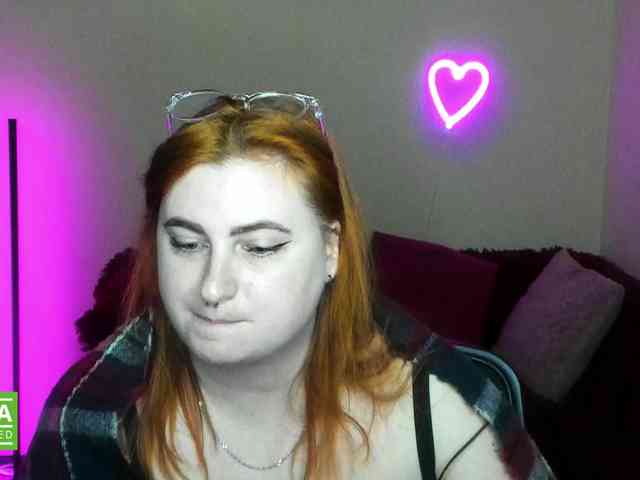 Aliciaredluv webcam