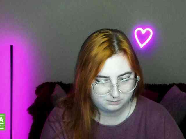 Aliciaredluv webcam