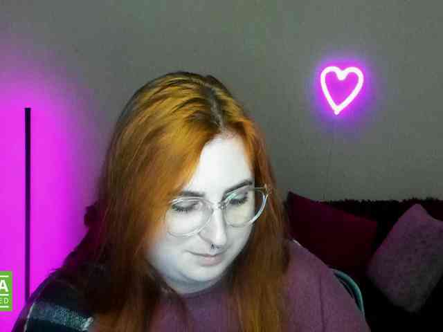 Aliciaredluv webcam