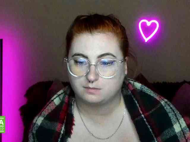 Aliciaredluv webcam