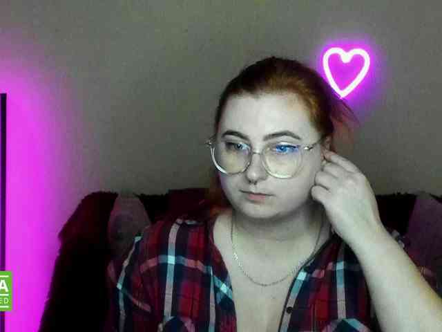 Aliciaredluv webcam