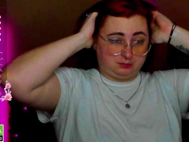 Aliciaredluv Live Webcam on BongaCams