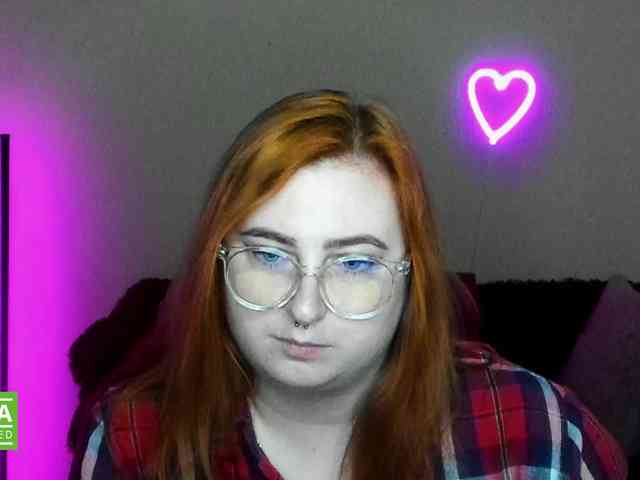 Aliciaredluv webcam