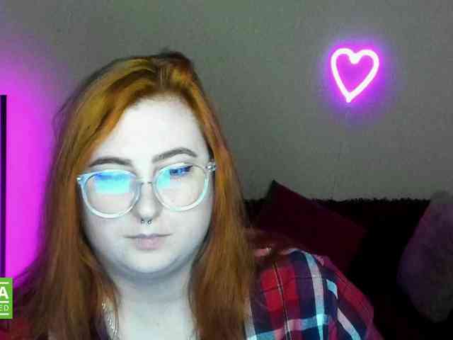 Aliciaredluv webcam
