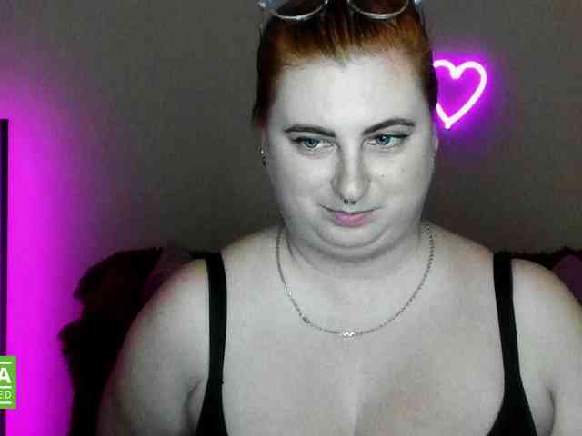 Aliciaredluv webcam